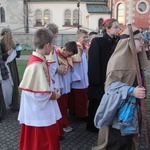 Borzęcin. Bal wszystkich świętych