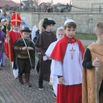 Borzęcin. Bal wszystkich świętych