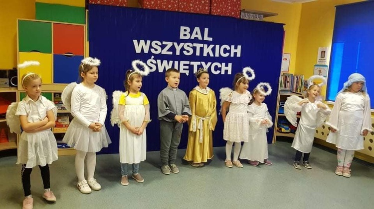 Bale Wszystkich Świętych w Dobromierzu i Łagiewnikach