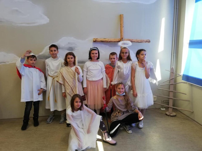 Bale Wszystkich Świętych w Dobromierzu i Łagiewnikach