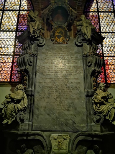 Katedralne krypty i epitafia