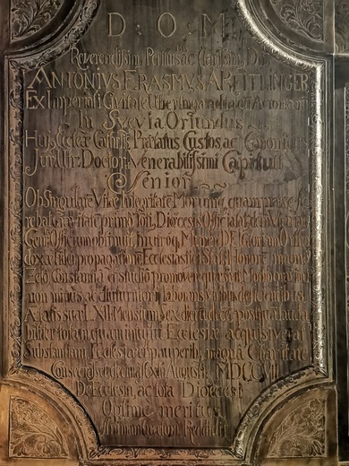 Katedralne krypty i epitafia