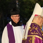 Świdnica. Msza św. i procesja różańcowa z bp. Markiem Mendykiem