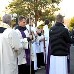 Świdnica. Msza św. i procesja różańcowa z bp. Adamem Bałabuchem