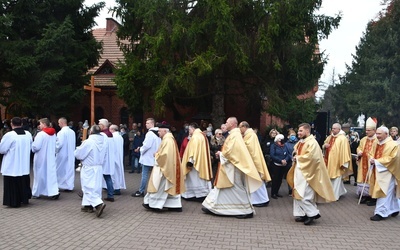 Uroczystość Wszystkich Świętych na koszalińskim cmentarzu