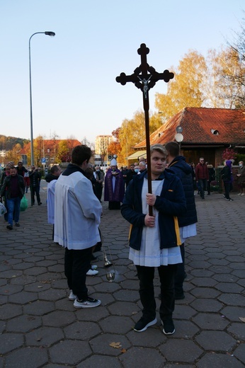 Modlitwa na gdańskim cmentarzu Srebrzysko