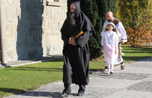 "Holy Wins" - święci odwiedzili parafię w Wieprzu koło Żywca