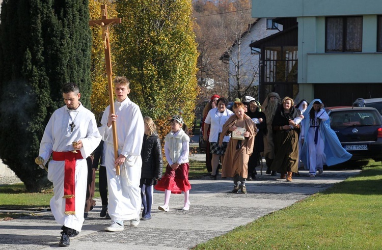 "Holy Wins" - święci odwiedzili parafię w Wieprzu koło Żywca