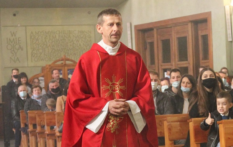 "Holy Wins" - święci odwiedzili parafię w Wieprzu koło Żywca