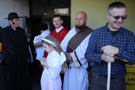 "Holy Wins" - święci odwiedzili parafię w Wieprzu koło Żywca