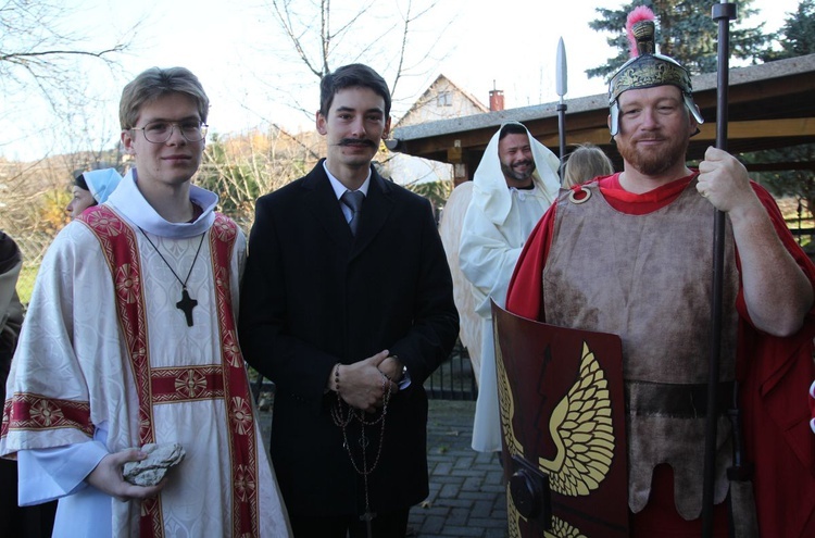 "Holy Wins" - święci odwiedzili parafię w Wieprzu koło Żywca