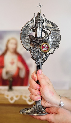 ▲	Siostry mają relikwie założyciela zgromadzenia, bł. Honorata Koźmińskiego.