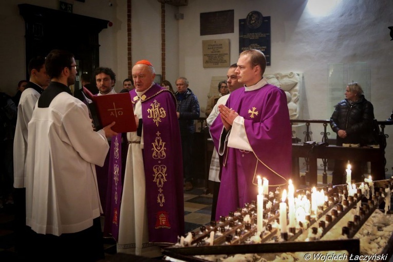 Bp Marian Duś, ks. dr Mirosław Nowak i wielu zmarłych na Covid-19