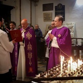 Bp Marian Duś, ks. dr Mirosław Nowak i wielu zmarłych na Covid-19