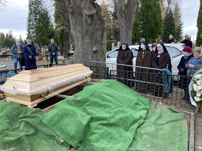 Pogrzeb s. Stanisławy od Nawiedzenia NMP