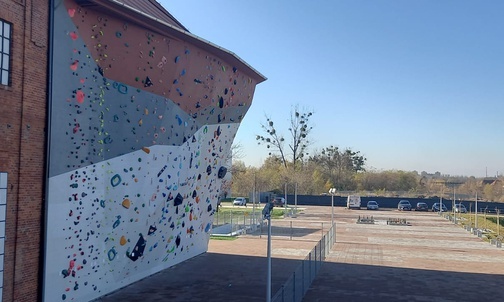 Bytom. Dawna kopania Rozbark zamieniła się w największe w Polsce centrum sportów wspinaczkowych