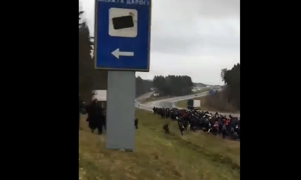 Rzecznik rządu o sytuacji na granicy: Użycie broni to ostatnia rzecz, którą chcielibyśmy zrobić