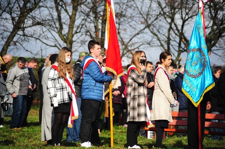 Poświęcenie Kresowej Drogi Krzyżowej w Radwanowicach