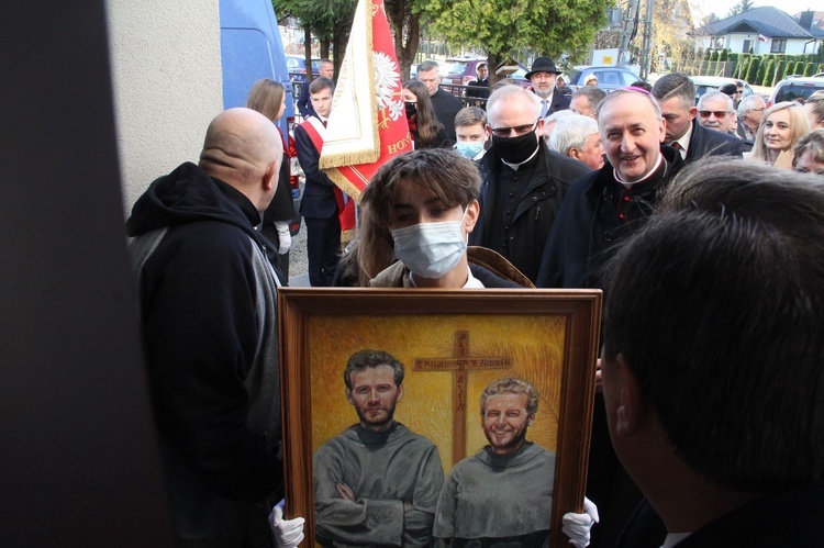 Łopoń. Uroczystość nadania szkole imienia