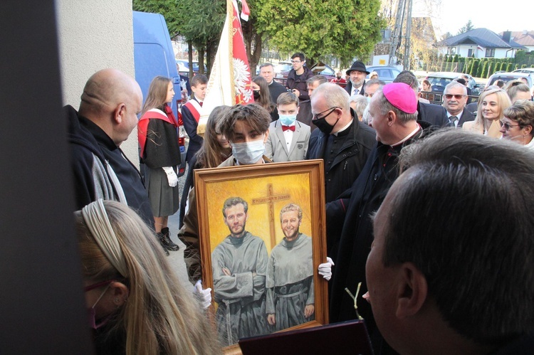 Łopoń. Uroczystość nadania szkole imienia