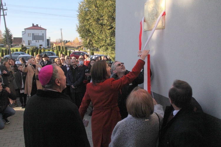 Łopoń. Uroczystość nadania szkole imienia