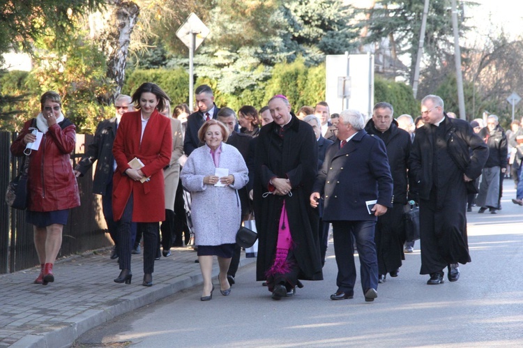 Łopoń. Uroczystość nadania szkole imienia