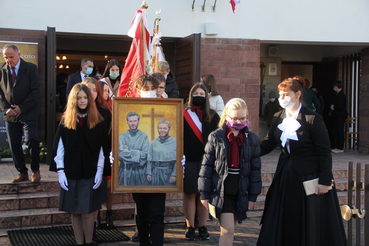 Łopoń. Uroczystość nadania szkole imienia