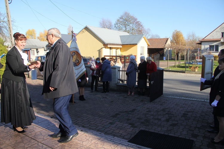 Łopoń. Uroczystość nadania szkole imienia