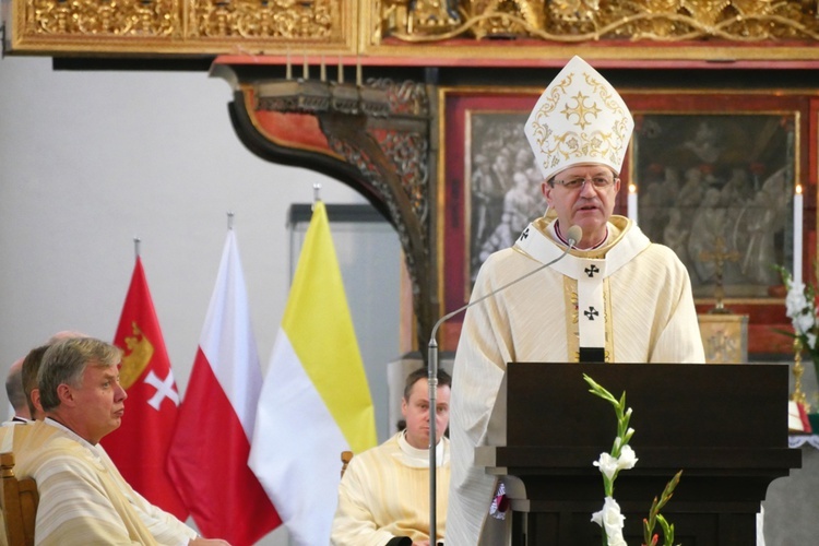 - Dzisiejsze świętowanie niech wyzwala w nas pragnienie, aby nasza Ojczyzna była zawsze wspólnym dobrem obywateli, każdego i każdej z nas - mówił abp Tadeusz Wojda.