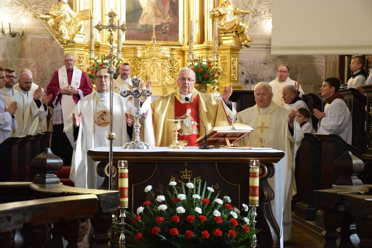 Uroczysta suma odpustowa.