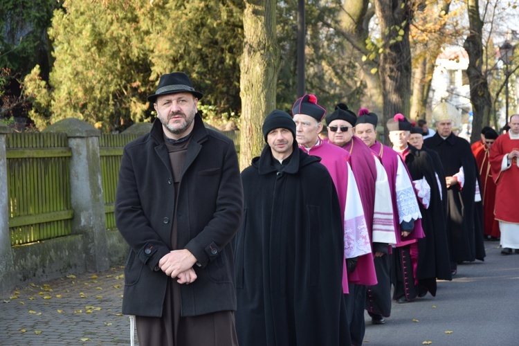 Łowicka proceja z relikwiami św. Wiktorii