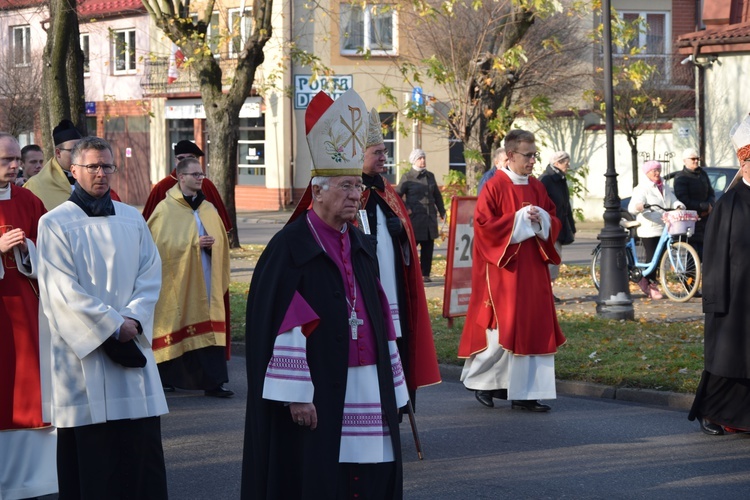 Łowicka proceja z relikwiami św. Wiktorii