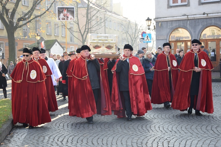 Łowicka proceja z relikwiami św. Wiktorii