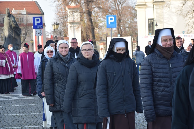 Łowicka proceja z relikwiami św. Wiktorii