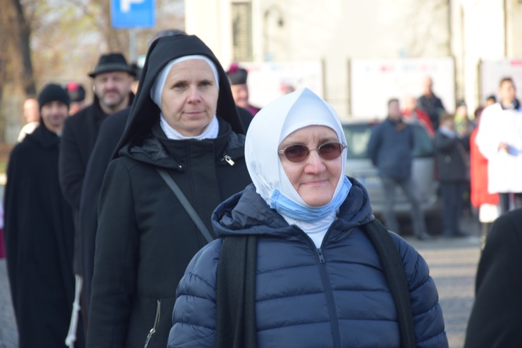 Łowicka proceja z relikwiami św. Wiktorii