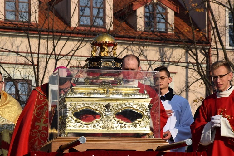 Łowicka proceja z relikwiami św. Wiktorii