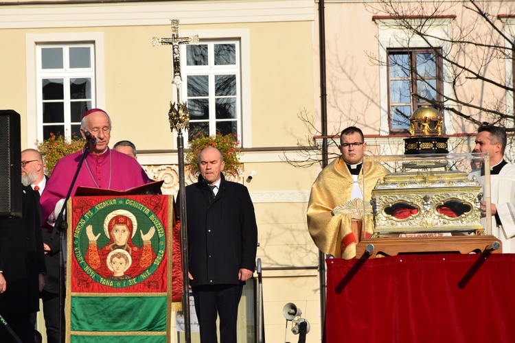 Łowicka proceja z relikwiami św. Wiktorii