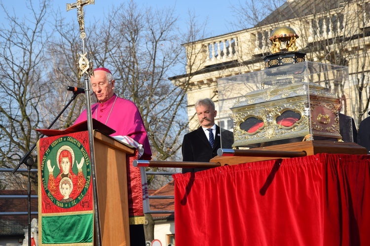 Łowicka proceja z relikwiami św. Wiktorii