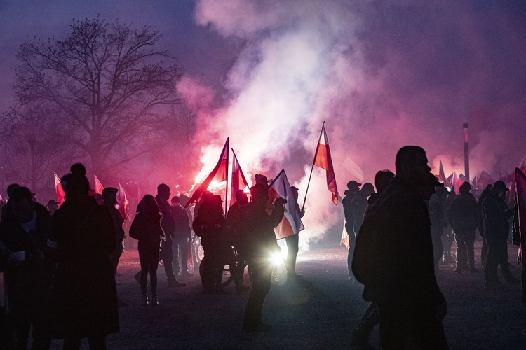 Marsz Niepodległości zakończył się na błoniach Stadionu Narodowego