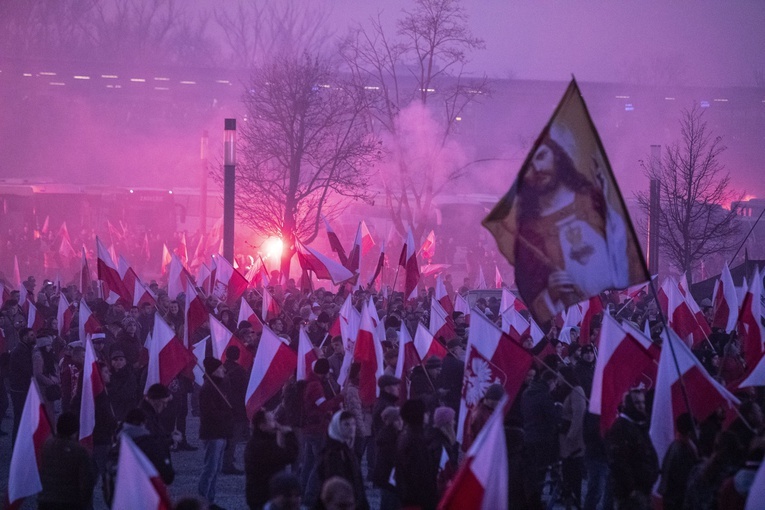 Marsz Niepodległości zakończył się na błoniach Stadionu Narodowego