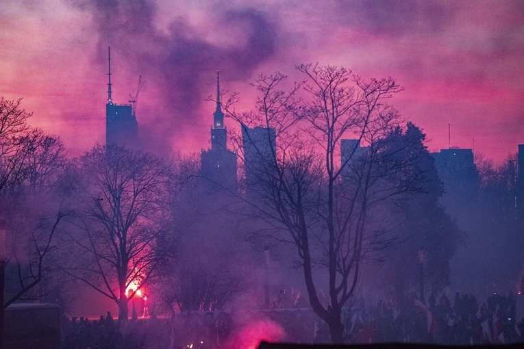 Marsz Niepodległości zakończył się na błoniach Stadionu Narodowego