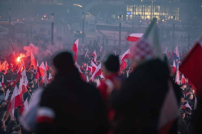 Marsz Niepodległości zakończył się na błoniach Stadionu Narodowego