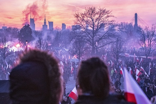 Marsz Niepodległości zakończył się na błoniach Stadionu Narodowego