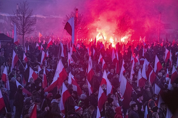 Marsz Niepodległości zakończył się na błoniach Stadionu Narodowego