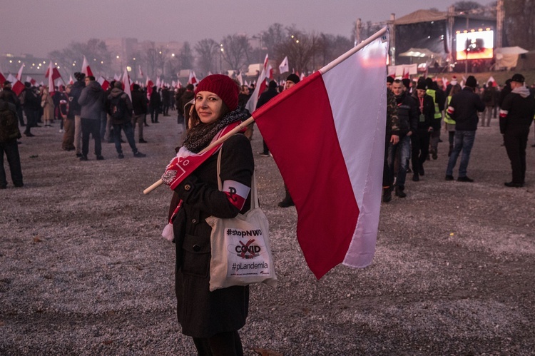 Marsz Niepodległości zakończył się na błoniach Stadionu Narodowego