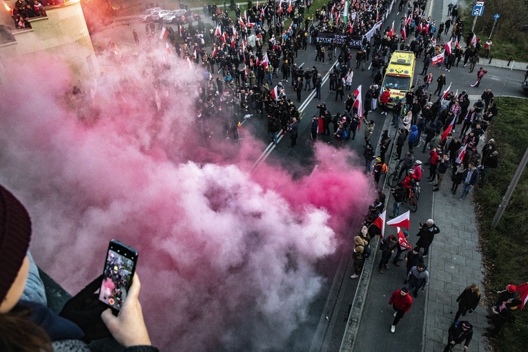 Marsz Niepodległości zakończył się na błoniach Stadionu Narodowego