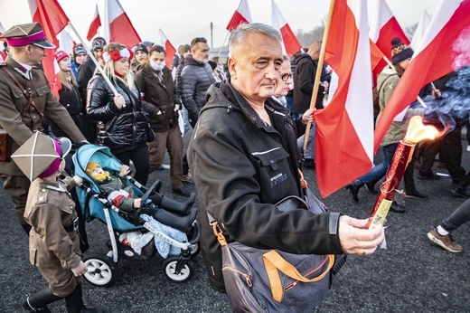 Marsz Niepodległości zakończył się na błoniach Stadionu Narodowego