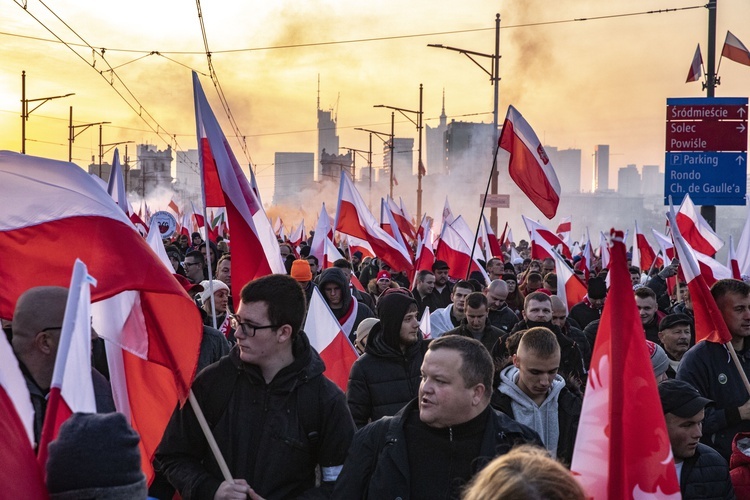 Marsz Niepodległości zakończył się na błoniach Stadionu Narodowego