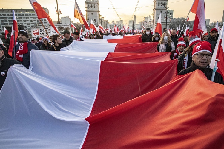 Marsz Niepodległości zakończył się na błoniach Stadionu Narodowego