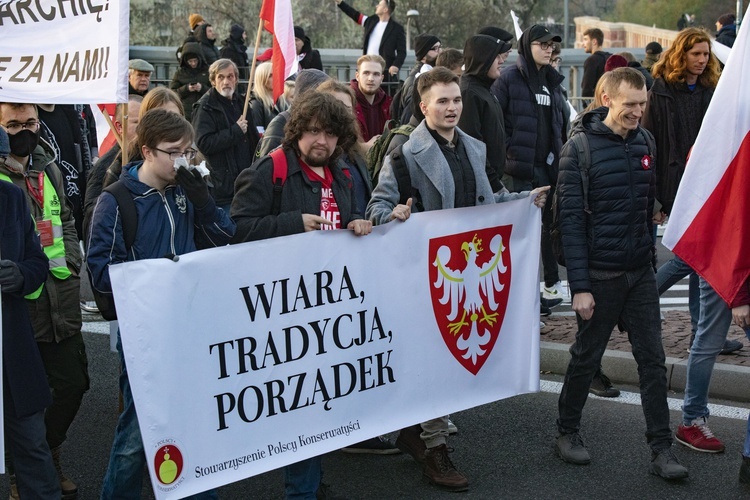 Marsz Niepodległości zakończył się na błoniach Stadionu Narodowego